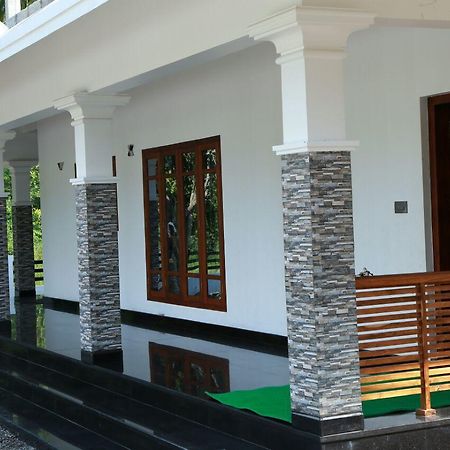Sri Lakshmi Gardens Hotel Thekkady Exterior foto