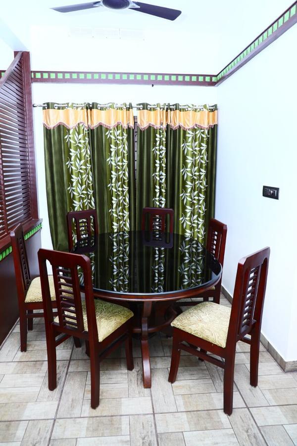 Sri Lakshmi Gardens Hotel Thekkady Exterior foto